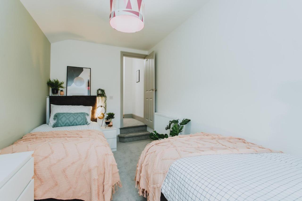 Townhouse House Ideal Contractors In Rugby Luaran gambar